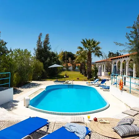 Villas Mina Villa *